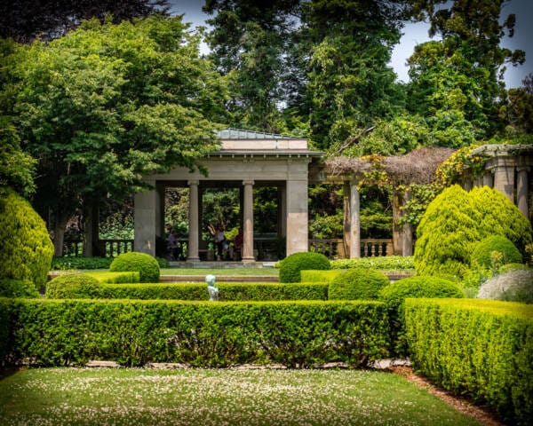 Store parker og private haver – inspiration til grønne rum fyldt med havedesign og detaljer