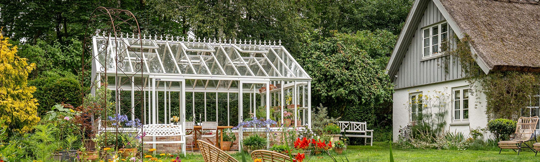 Landing greenhouse header Kenn Römer-Bruhn rådgiver om design, placering og proces for drivhuse og orangerier