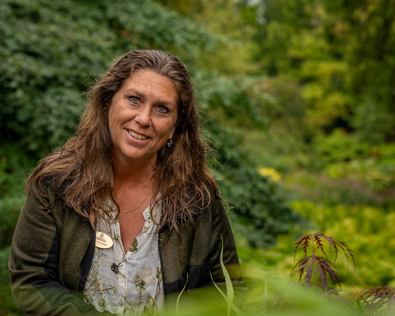 Anneli Runesdotter Nickel er chefgartner i Norrvikens Trädgårdar ved Båstad i Sverige og er fotograferet blandt grønne planter